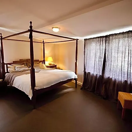 Landhof Pau Hotell 4*